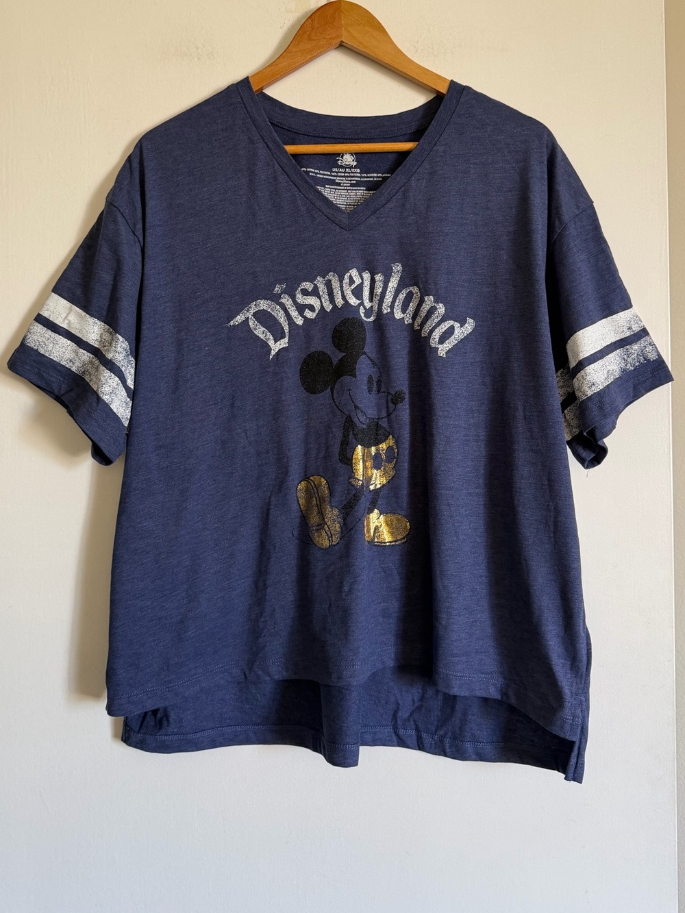 NWT Disneyland Disney Women’s Blue Mickey Mouse Shirt Sleeve V-Neck Tee size XL